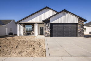 1-web-or-mls-2400-Lotus-Ave-19