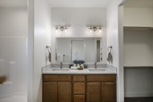 15-web-or-mls-2430-Lotus-Ave-13