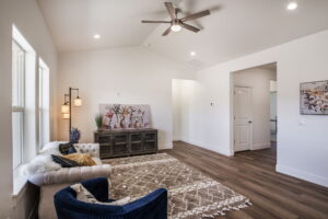 2-web-or-mls-2430-Lotus-Ave-01