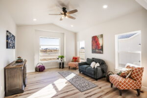 4-web-or-mls-2400-Lotus-Ave-01