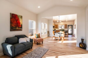 5-web-or-mls-2400-Lotus-Ave-05